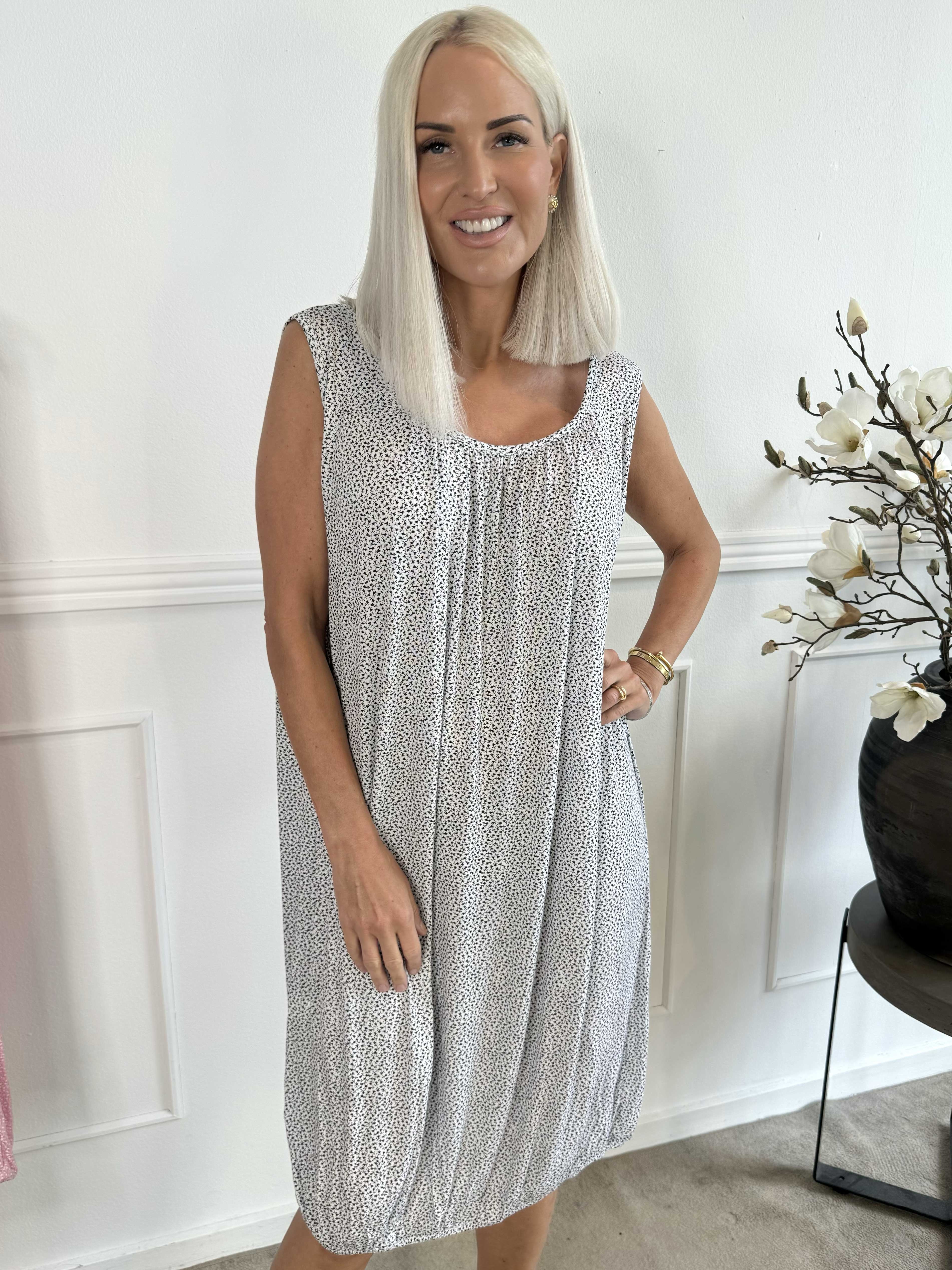 Miracle Flower Sleeveless Dress - Kjole i viskose med elastik forneden